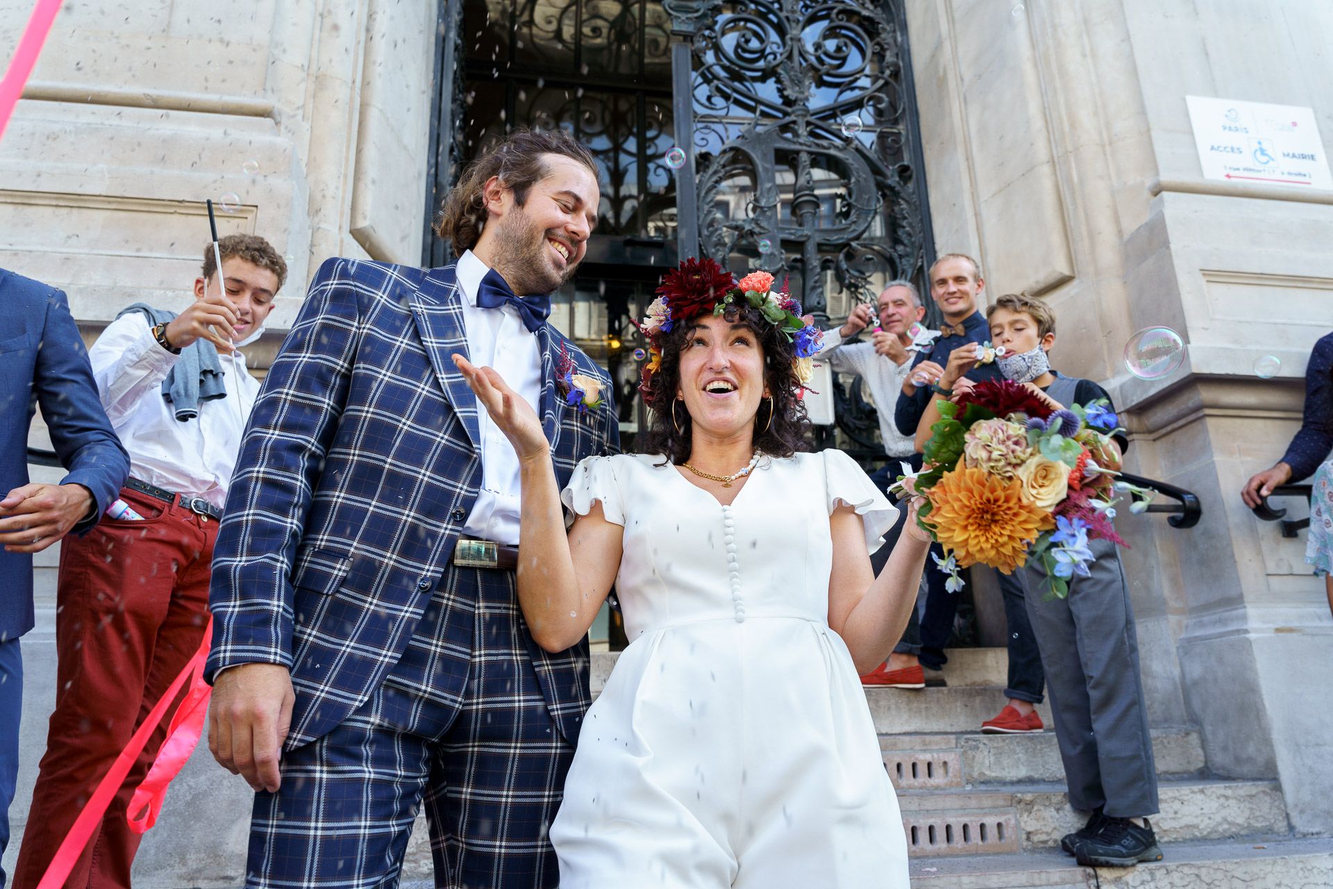 Mariage à la mairie près de la Villette à Paris